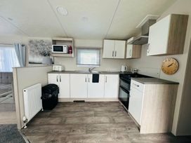 Marine Holiday Park - Holiday Accommodation 18733 - North Wales - 1186707 - thumbnail photo 5