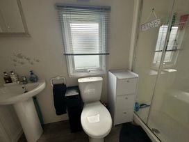 Marine Holiday Park - Holiday Accommodation 18733 - North Wales - 1186707 - thumbnail photo 6