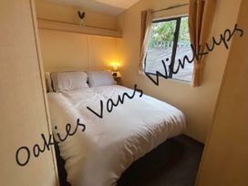 Lyons Winkups and Primrose - Holiday Accommodation 18758 - North Wales - 1186714 - thumbnail photo 5