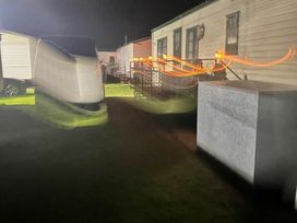 Holivans Caravan Park - Holiday Accommodation 18779 - Lincolnshire - 1186725 - thumbnail photo 17