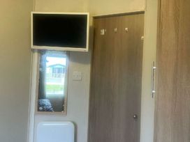 Herons Mead Caravan Park - Holiday Accommodation 18799 - Lincolnshire - 1186732 - thumbnail photo 8