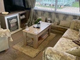 Herons Mead Caravan Park - Holiday Accommodation 18799 - Lincolnshire - 1186732 - thumbnail photo 12