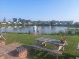Herons Mead Caravan Park - Holiday Accommodation 18799 - Lincolnshire - 1186732 - thumbnail photo 14