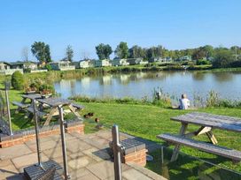 Herons Mead Caravan Park - Holiday Accommodation 18799 - Lincolnshire - 1186732 - thumbnail photo 15