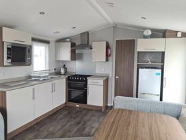 Devon Cliffs Holiday Park - Holiday Accommodation 18829 - Devon - 1186740 - thumbnail photo 2