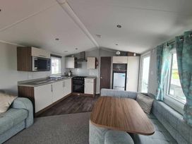 Devon Cliffs Holiday Park - Holiday Accommodation 18829 - Devon - 1186740 - thumbnail photo 3