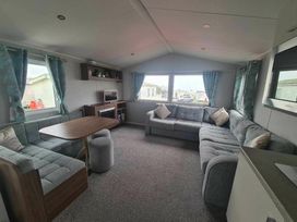 Devon Cliffs Holiday Park - Holiday Accommodation 18829 - Devon - 1186740 - thumbnail photo 5