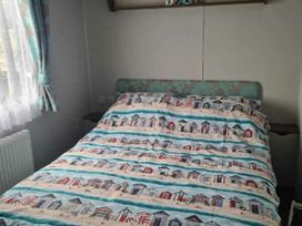 Devon Cliffs Holiday Park - Holiday Accommodation 18829 - Devon - 1186740 - thumbnail photo 9