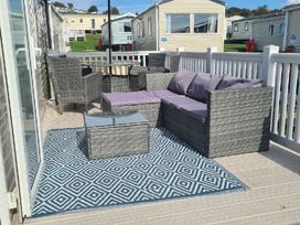 Devon Cliffs Holiday Park - Holiday Accommodation 18829 - Devon - 1186740 - thumbnail photo 10