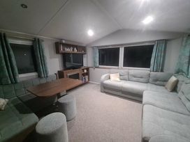 Devon Cliffs Holiday Park - Holiday Accommodation 18829 - Devon - 1186740 - thumbnail photo 12