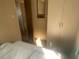 Quay West Holiday Park - Holiday Accommodation 18831 - Mid Wales - 1186742 - thumbnail photo 11