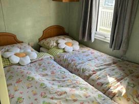 Seaview Caravan Park - Holiday Accommodation 18843 - Lincolnshire - 1186744 - thumbnail photo 7