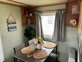 Seaview Caravan Park - Holiday Accommodation 18843 - Lincolnshire - 1186744 - thumbnail photo 12