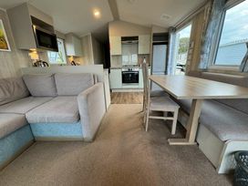 Primrose Valley Holiday Park - Holiday Accommodation 18854 - North Yorkshire (incl. Whitby) - 1186750 - thumbnail photo 6