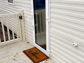 Marton Mere Holiday Village - Holiday Accommodation 18865 - Lake District - 1186752 - thumbnail photo 5