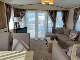 Whitecliff Bay Holiday Park - Holiday Accommodation 18867 - Isle of Wight & Hampshire - 1186754 - thumbnail photo 5