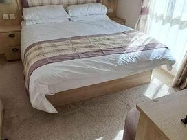 Whitecliff Bay Holiday Park - Holiday Accommodation 18867 - Isle of Wight & Hampshire - 1186754 - thumbnail photo 9