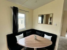 Primrose Valley Holiday Park - Holiday Accommodation 18890 - North Yorkshire (incl. Whitby) - 1186760 - thumbnail photo 9