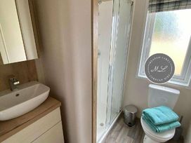 Golden Palm Resort - Holiday Accommodation 18906 - Lincolnshire - 1186767 - thumbnail photo 10