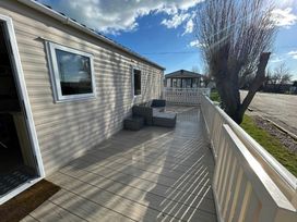 Seal Bay Resort - Holiday Accommodation 18908 - Hampshire - 1186768 - thumbnail photo 3