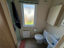 Seal Bay Resort - Holiday Accommodation 18908 - Hampshire - 1186768 - thumbnail photo 13