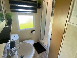 Herons Mead Caravan Park - Holiday Accommodation 18912 - Lincolnshire - 1186771 - thumbnail photo 10