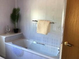 Port Haverigg Holiday Village - Holiday Accommodation 18913 - Lake District - 1186772 - thumbnail photo 13