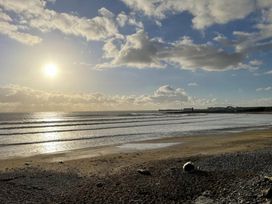 Trecco Bay - Holiday Accommodation 18914 - Somerset & Wiltshire - 1186773 - thumbnail photo 14