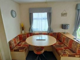 Seaview Caravan Park - Holiday Accommodation 18925 - Lincolnshire - 1186777 - thumbnail photo 4