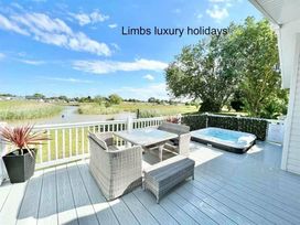 Grange Leisure Park - Holiday Accommodation 18932 - Lincolnshire - 1186781 - thumbnail photo 2