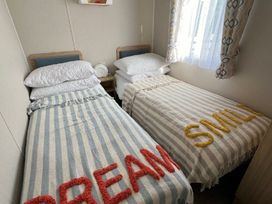 Barmouth Bay Holiday Village - Holiday Accommodation 18967 - Mid Wales - 1186791 - thumbnail photo 12