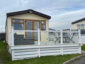 Trecco Bay - Holiday Accommodation 18969 - Somerset & Wiltshire - 1186792 - thumbnail photo 2