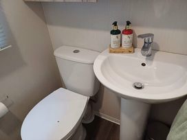Kelling Heath Holiday Park - Holiday Accommodation 18994 - Norfolk - 1186801 - thumbnail photo 6