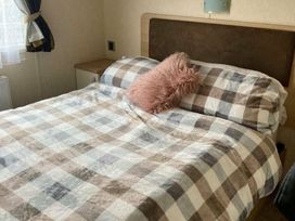 Hopton Holiday Village - Holiday Accommodation 19001 - Suffolk & Essex - 1186803 - thumbnail photo 8