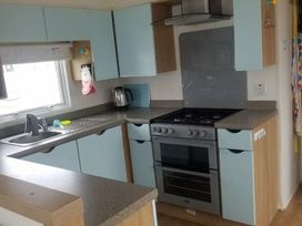 Golden Sands - Holiday Accommodation 19010 - Lincolnshire - 1186805 - thumbnail photo 2