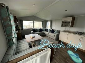 Reighton Sands Holiday Park - Holiday Accommodation 19046 - North Yorkshire (incl. Whitby) - 1186817 - thumbnail photo 2