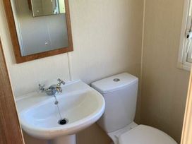 Dyffryn Seaside Estate - Holiday Accommodation 19073 - Mid Wales - 1186826 - thumbnail photo 8