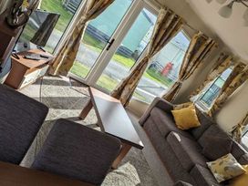 Dyffryn Seaside Estate - Holiday Accommodation 19073 - Mid Wales - 1186826 - thumbnail photo 16