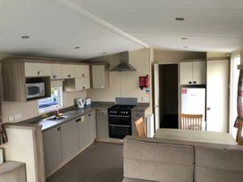 Hopton Holiday Village - Holiday Accommodation 19075 - Suffolk & Essex - 1186827 - thumbnail photo 3