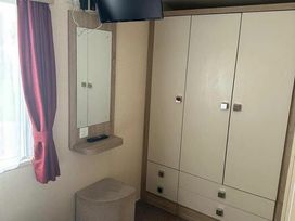 Hopton Holiday Village - Holiday Accommodation 19075 - Suffolk & Essex - 1186827 - thumbnail photo 6