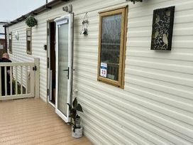 California Cliffs Holiday Park - Holiday Accommodation 19076 - Norfolk - 1186828 - thumbnail photo 1