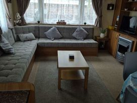 California Cliffs Holiday Park - Holiday Accommodation 19076 - Norfolk - 1186828 - thumbnail photo 11