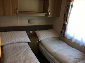 Weymouth Bay Holiday Park - Holiday Accommodation 19077 - Dorset - 1186829 - thumbnail photo 12