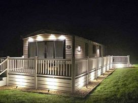 Meadow Lakes Holiday Park - Holiday Accommodation 19138 - Cornwall - 1186851 - thumbnail photo 1