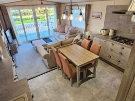 Meadow Lakes Holiday Park - Holiday Accommodation 19138 - Cornwall - 1186851 - thumbnail photo 2