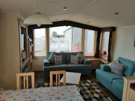 Devon Cliffs Holiday Park - Holiday Accommodation 1915 - Devon - 1186859 - thumbnail photo 3