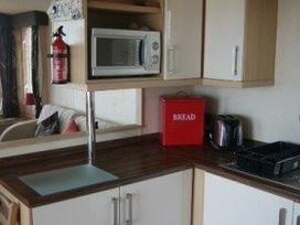 Devon Cliffs Holiday Park - Holiday Accommodation 1915 - Devon - 1186859 - thumbnail photo 8