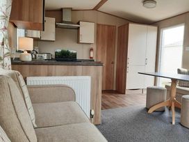 Crows Nest Caravan Park - Holiday Accommodation 19151 - North Yorkshire (incl. Whitby) - 1186860 - thumbnail photo 4