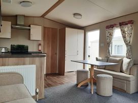Crows Nest Caravan Park - Holiday Accommodation 19151 - North Yorkshire (incl. Whitby) - 1186860 - thumbnail photo 5