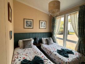 Shorefield Country Park - Holiday Accommodation 1916 - Dorset - 1186864 - thumbnail photo 11